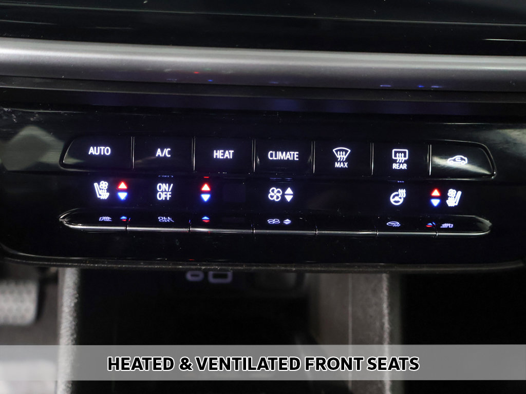 Used 2023 Chevrolet Bolt EUV Premier w/ Sun & Sound Package FWD image 10