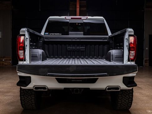 Used 2023 GMC Sierra 1500 Elevation w/ Preferred Package image 9