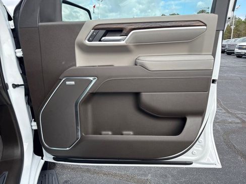 New 2026 GMC Sierra 1500 SLT image 13