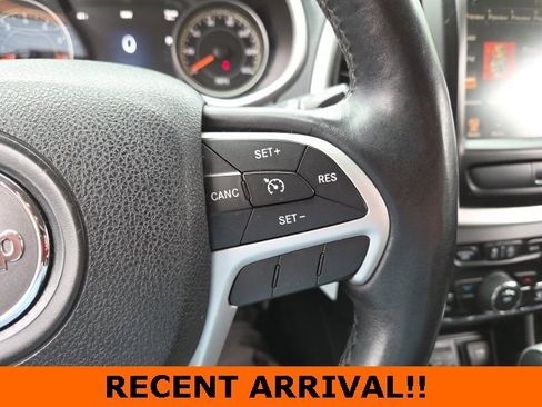Used 2015 Jeep Cherokee Trailhawk w/ Cold Weather Group image 52
