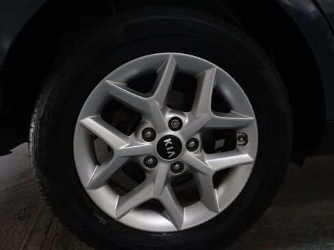 Used 2020 Kia Soul S FWD image 34