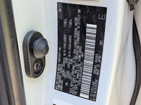 Used 2018 Toyota 4Runner Limited AWD/4WD image 25