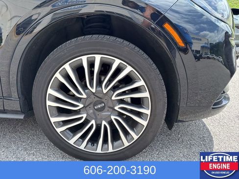 Used 2022 Lincoln Corsair AWD w/ Premium Package image 5