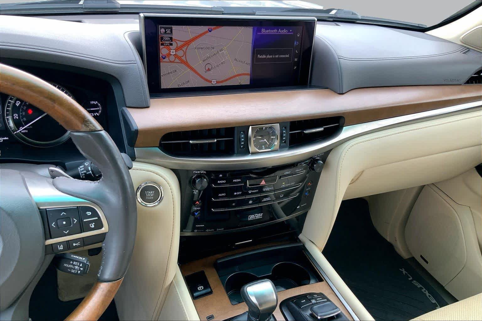 Used 2017 Lexus LX 570 4WD w/ Luxury Package image 7
