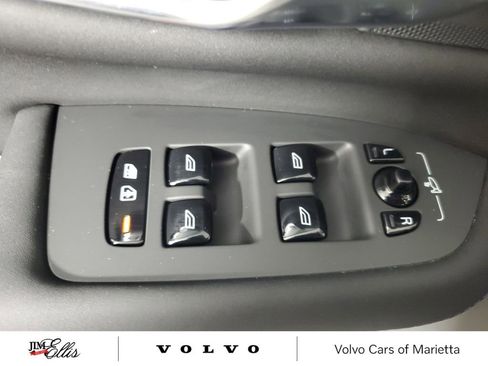 Certified 2025 Volvo XC90 B6 Core w/ Climate Package image 23