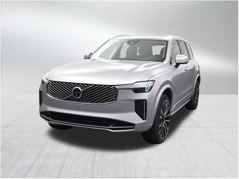 New 2026 Volvo XC90 B5 Plus AWD/4WD image 8