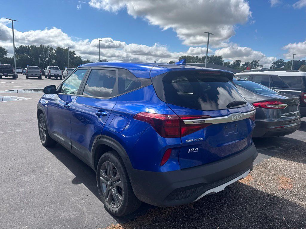 Used 2022 Kia Seltos LX AWD/4WD image 3