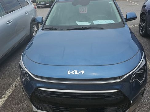 Certified 2023 Kia Niro SX Touring FWD image 1