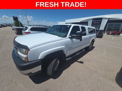 Used 2006 Chevrolet Silverado 2500 LT w/ Heavy-Duty Power Package AWD/4WD image 1