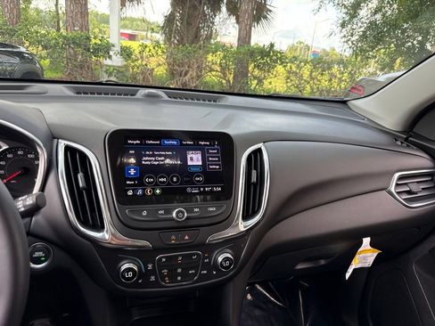 Used 2023 Chevrolet Equinox LT FWD image 42