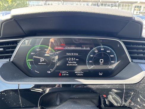 Used 2024 Audi Q8 e-tron Prestige AWD/4WD image 18