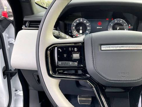 New 2026 Land Rover Range Rover Velar Dynamic SE image 17