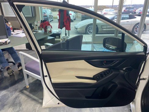 Used 2018 Subaru Impreza 2.0i Premium image 10