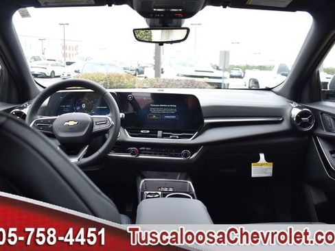 New 2026 Chevrolet Equinox LT w/ Convenience Package II image 3