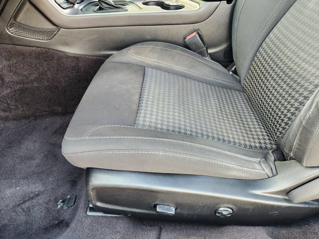 Used 2019 Dodge Challenger SXT w/ Blacktop Package RWD image 16