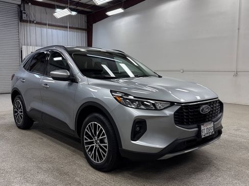 Used 2024 Ford Escape SE image 23