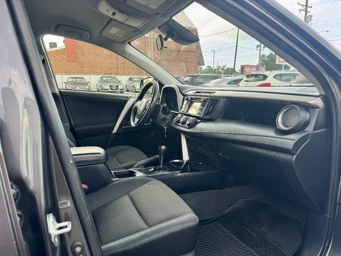 Used 2018 Toyota RAV4 LE w/ All Weather Liner Package AWD/4WD image 13