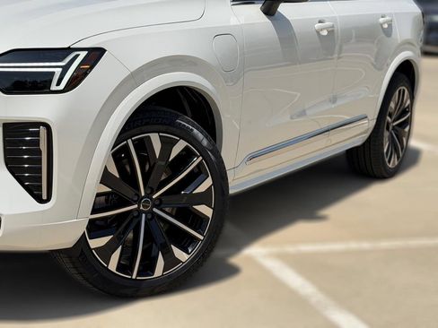 New 2026 Volvo XC40 B5 Plus w/ Climate Package AWD/4WD image 11