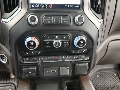 Used 2022 GMC Sierra 2500 Denali w/ Denali Ultimate Package image 25