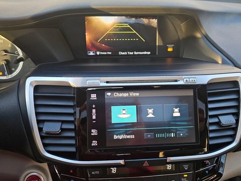 Used 2017 Honda Accord EX-L image 12