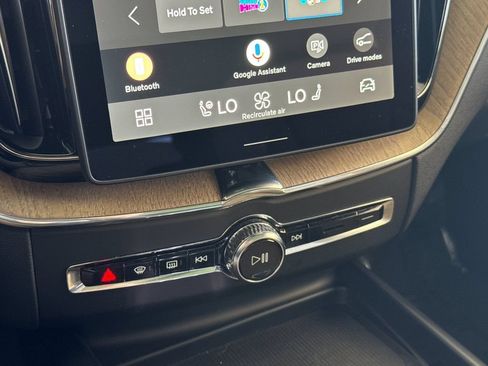 Certified 2026 Volvo XC60 B5 Plus AWD/4WD image 20
