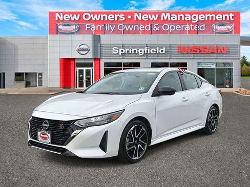 Used 2024 Nissan Sentra SR w/ SR Premium Package FWD image 2