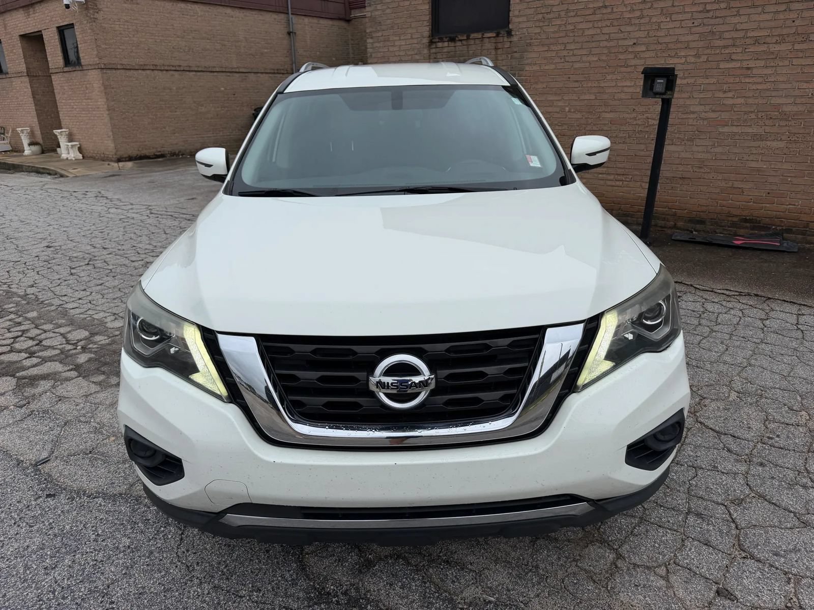 Used 2020 Nissan Pathfinder S FWD image 3