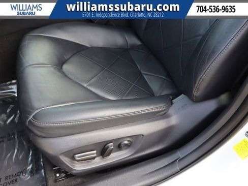 Used 2019 Toyota Camry XLE image 19