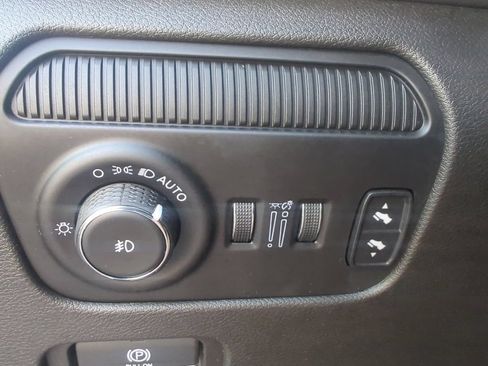 Used 2022 Jeep Wagoneer Series II AWD/4WD image 33