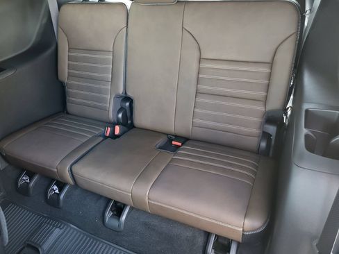 New 2026 GMC Acadia Denali Ultimate w/ LPO, Floor Liner Package AWD/4WD image 12