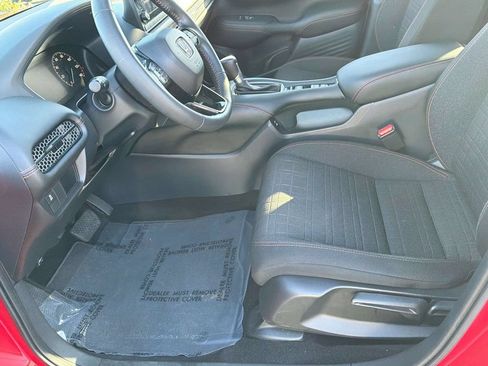 Used 2025 Honda HR-V Sport image 26
