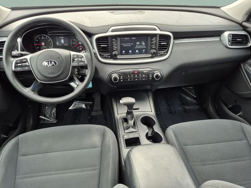Used 2019 Kia Sorento L FWD image 10