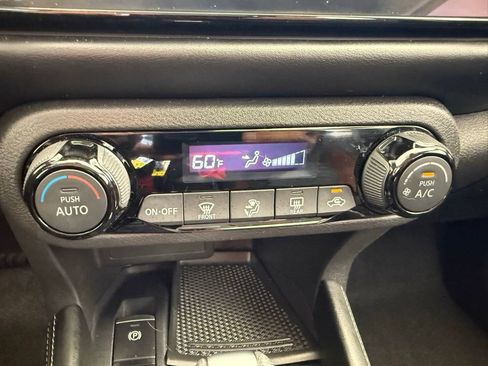 Used 2024 Nissan Kicks SR FWD image 32