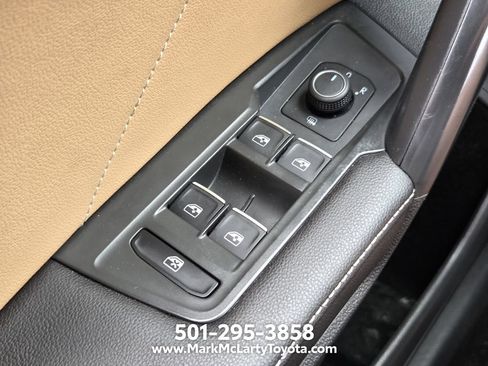 Used 2024 Volkswagen Tiguan SE FWD image 24