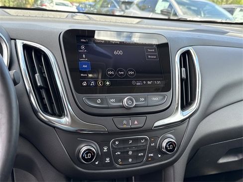Used 2024 Chevrolet Equinox LT image 30