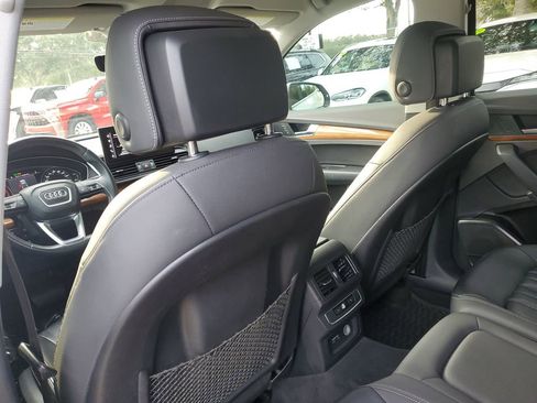 Used 2021 Audi Q5 2.0T Premium w/ Convenience Package image 14