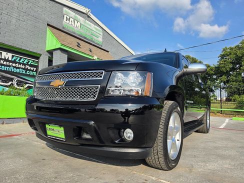 Used 2012 Chevrolet Avalanche LTZ RWD image 2