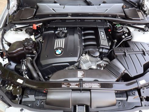 Used 2011 BMW 328i xDrive Sedan AWD/4WD image 39