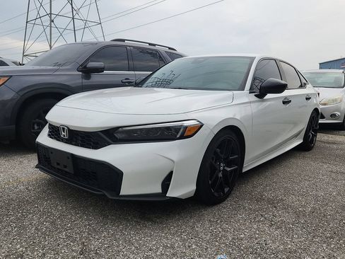 Used 2025 Honda Civic Sport image 3