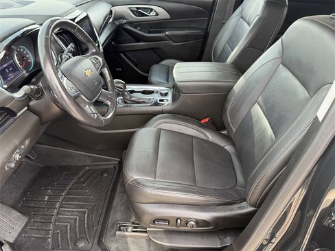 Used 2021 Chevrolet Traverse LT w/ LT Premium Package image 10