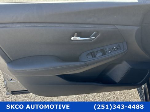 Used 2025 Nissan Sentra SV image 12
