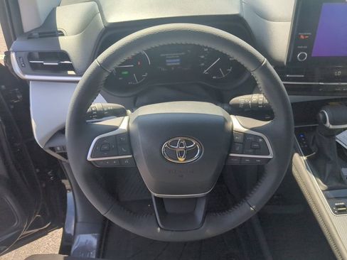 New 2025 Toyota Sienna XLE image 28