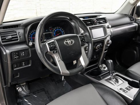 Used 2019 Toyota 4Runner 4WD image 3