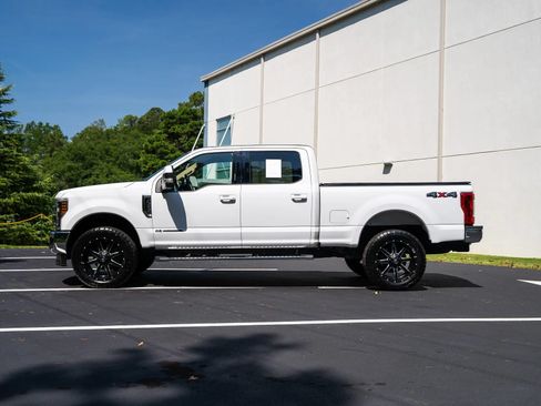 Used 2019 Ford F250 Lariat w/ Lariat Value Package AWD/4WD image 4
