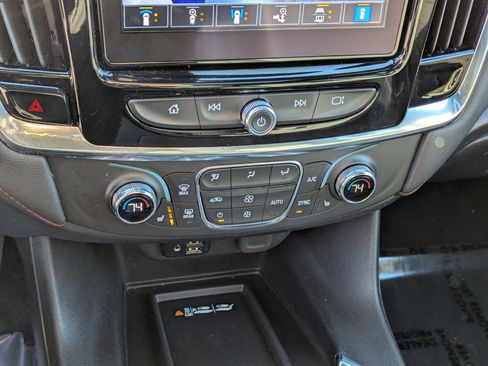 Used 2023 Chevrolet Traverse RS image 25