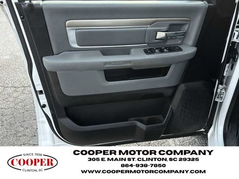 Used 2016 RAM 1500 Classic SLT image 10