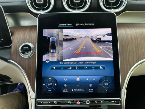 Used 2023 Mercedes-Benz GLC 300 4MATIC image 38