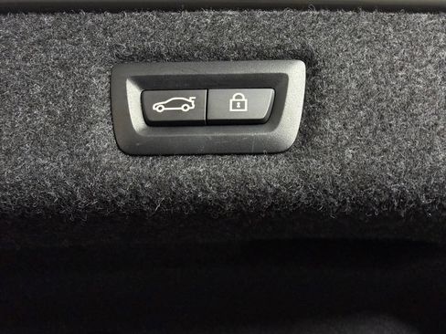 Used 2021 BMW 540i w/ M Sport Package RWD image 29