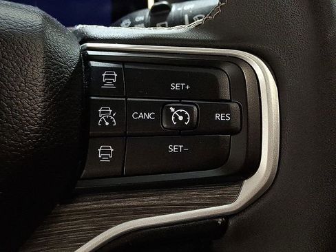 Used 2023 Jeep Wagoneer Series III w/ Premium Group I image 15