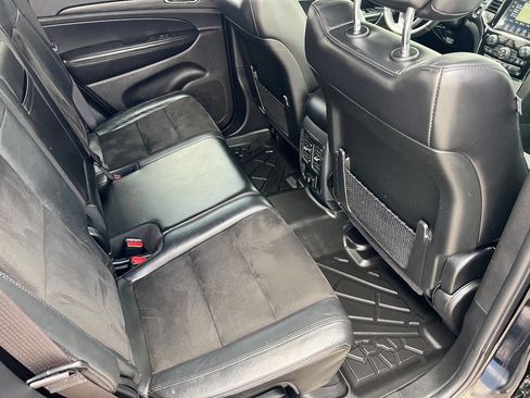 Used 2019 Jeep Grand Cherokee Altitude AWD/4WD image 19